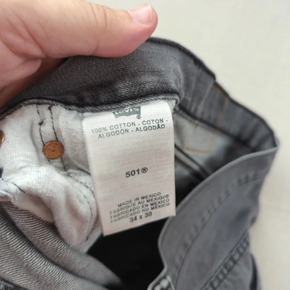 Levis 501 Jeans Mens 34x30 Gray Button Fly Classic American Casual Western